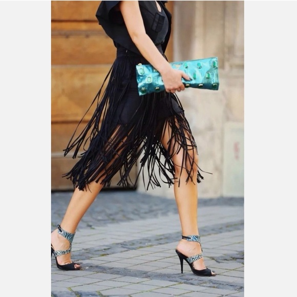 BLOGGER FAVE Zara Suede flapper skirt / fringe skirt - Picture 4 of 12